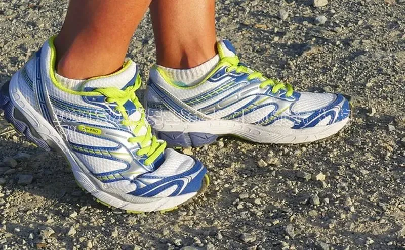 易昂体育3百度技术学院2024 意尔康男士鞋履：引领时尚，拥抱
舒适